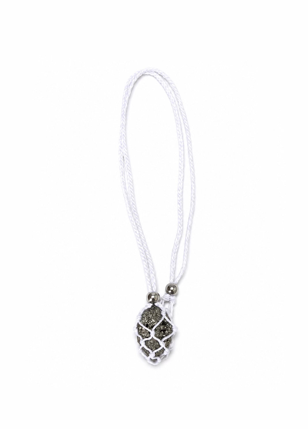 Colar Artesanal em Macramé Branco com Cristal Natural